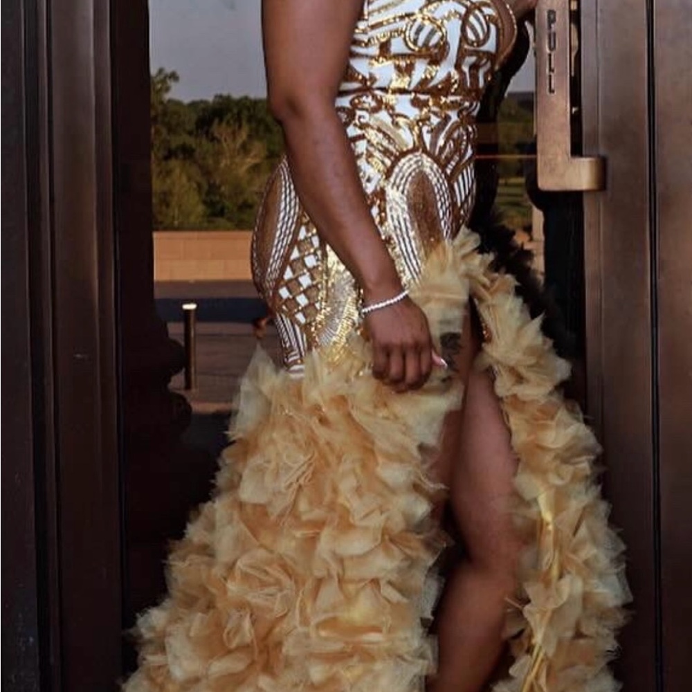 Elegant Gold Evening Gown